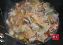 Spicy water Illustration of cooking fish fillets 9