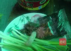 Illustration of how to make boiled fish cubes 3