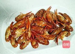 Illustration of how to make garlic crayfish 5