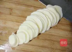 Illustration of how to make sauerkraut and mashed potatoes 1