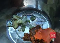 Illustration of how to make homemade spicy hotpot 3