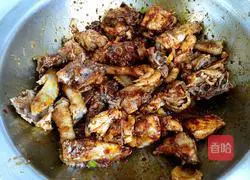 Illustration of how to make spicy chicken nuggets 8