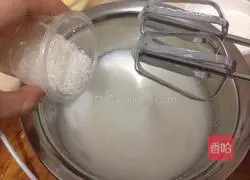 Cocoa Cream Cake Roll Recipe Illustration 4