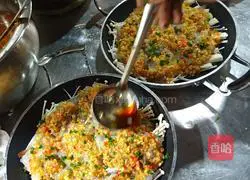 Illustration of how to make pan-fried golden garlic shrimp 8