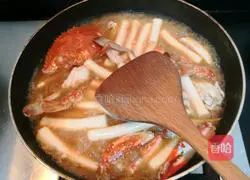 Illustration of swimming crab braised rice cake 14