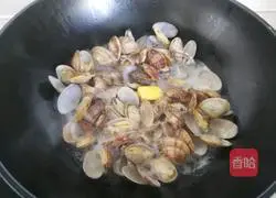 Illustration of how to steam clams with wine 9