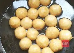 Illustration of how to make curry fish eggs 3