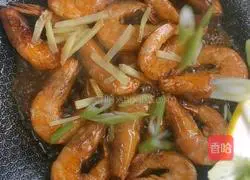 Illustration of braised prawns in oil 8