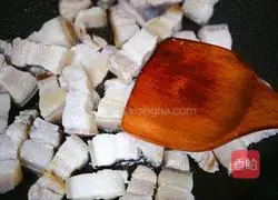 Illustration of how to make beer braised pork 6