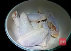 Illustration of how to make garlic chicken wings 1