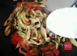 Saute tomatoes Illustration of how to make eggplant shreds 7