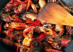 Illustration of how to make spicy crayfish 7