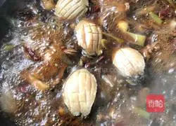 Illustration of how to make abalone braised chicken 7