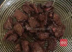 Illustration of how to make spicy beef ganba at home 9