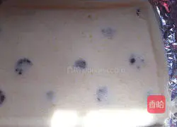 Illustration of how to make cow cream cake roll 16