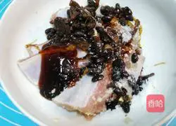 Illustration of how to make steamed pork ribs with Babao black bean powder 8