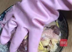 Illustration of how to make steamed chicken with red dates 8