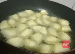 Illustration of how to make lychee meat 2