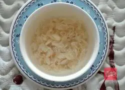 Illustration of how to make steamed pumpkin with lily and red dates 2