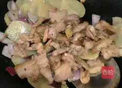 Illustration of how to make twice-cooked pork with dry pot potatoes 9