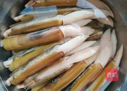 Illustration of how to make steamed razor clams 2