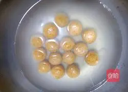 Illustration of how to make fresh meat dumplings 17