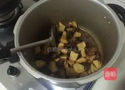 Illustration of how to cook beef tendons with potatoes 10