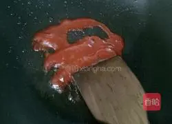 Illustration of how to make tomato sauce and shredded potatoes 4