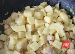 Illustration of how to make curry chicken breast and stewed potatoes 5