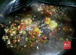 Illustration of how to make Maggi squid tube 8