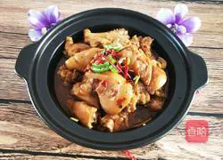 Illustration of Braised Pork Trotters 1