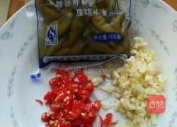 Illustration of how to make chicken feet with garlic and pickled peppers 6