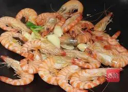 Illustration of how to make boiled monodon shrimp 8