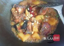 Illustration of how to cook sturgeon and stewed potatoes 9