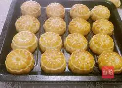 Cantonese bean paste mooncake recipe 13