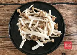 Illustration of how to make fried meat with crab-flavored mushrooms 7