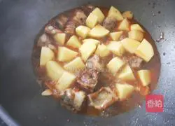 Illustration of how to cook pork ribs with potatoes 5
