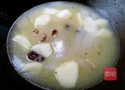 Illustration of how to make sour radish and old duck soup hot pot 7