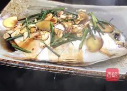 Illustration of how to make steamed golden pomfret 6