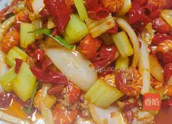 Illustration of how to stir-fry shrimp tails 6