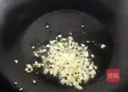 Recipe for Stir-fried Shrimp with Lily Peach Seeds 5