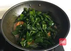 # Northeast# Pork Belly Stewed with Seaweed Buckle Recipe Illustration 9