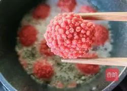 Illustration of how to make lychee shrimp balls 11