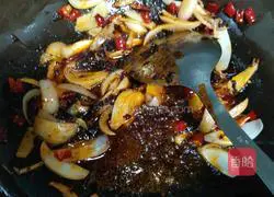 Illustration of how to make spicy crab 3