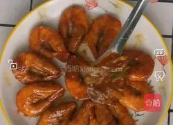 Illustration of braised prawns in oil 12