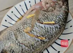 Illustration of how to make pan-fried lucky fish 3