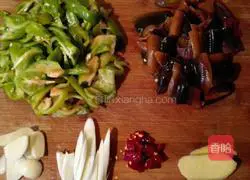 Illustration of how to make spicy eel slices 1