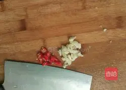 Illustration of how to make salt and pepper corn kernels 2