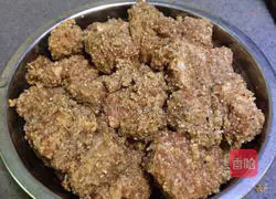 Illustration of how to make steamed pork ribs with rice flour 8