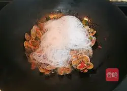 Clam Illustrations of what fans do 15